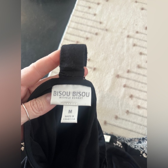 Bisou Bisou: Black Gathered Halter Top- Medium - Picture 5 of 5